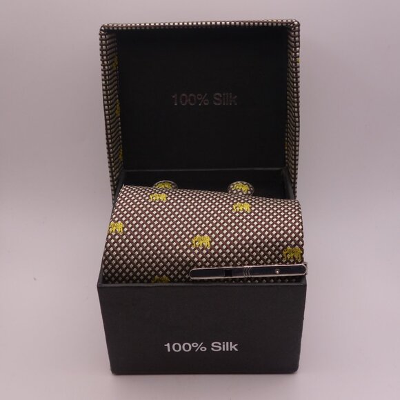 100% Silk Tie with Matching Cuff Links, Pocket Square and Tie Clip New in Box! - Picture 1 of 12